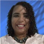 Professora de português com experiência em aulas presenciais e online para crianças e adultos